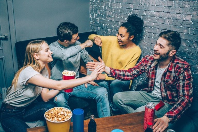 Les jeux à faire avec les copains à la maison – la boutique du loisir
